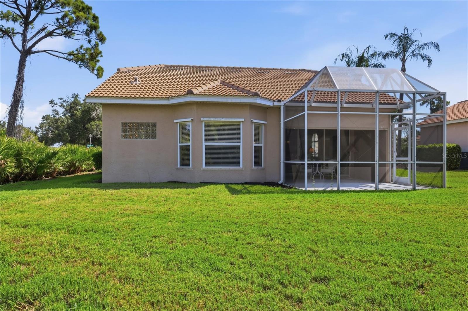 9402 FOREST HILLS CIR — photo 41