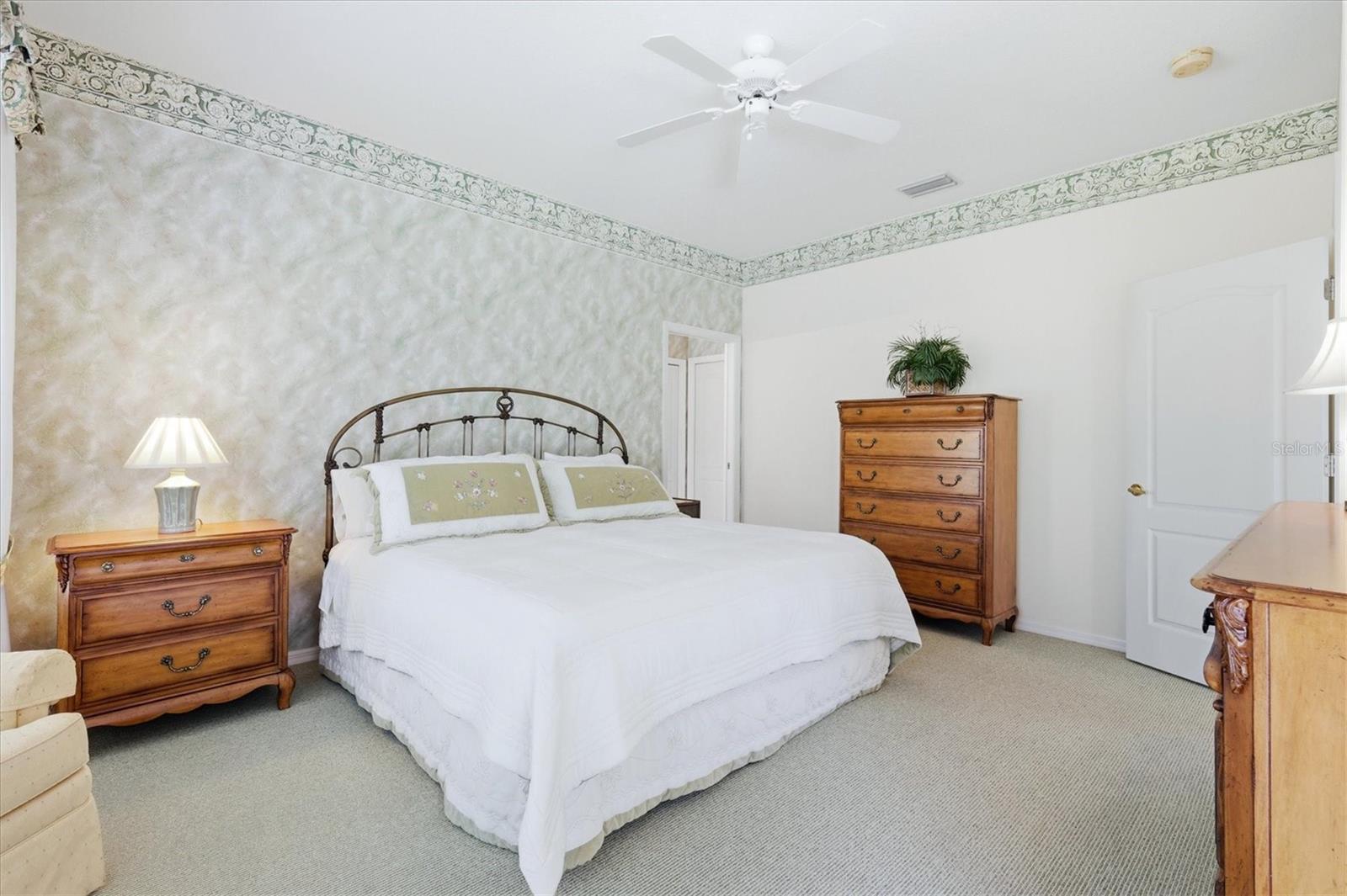 9402 FOREST HILLS CIR — photo 29