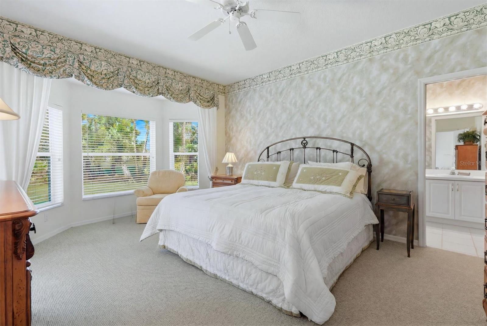 9402 FOREST HILLS CIR — photo 30