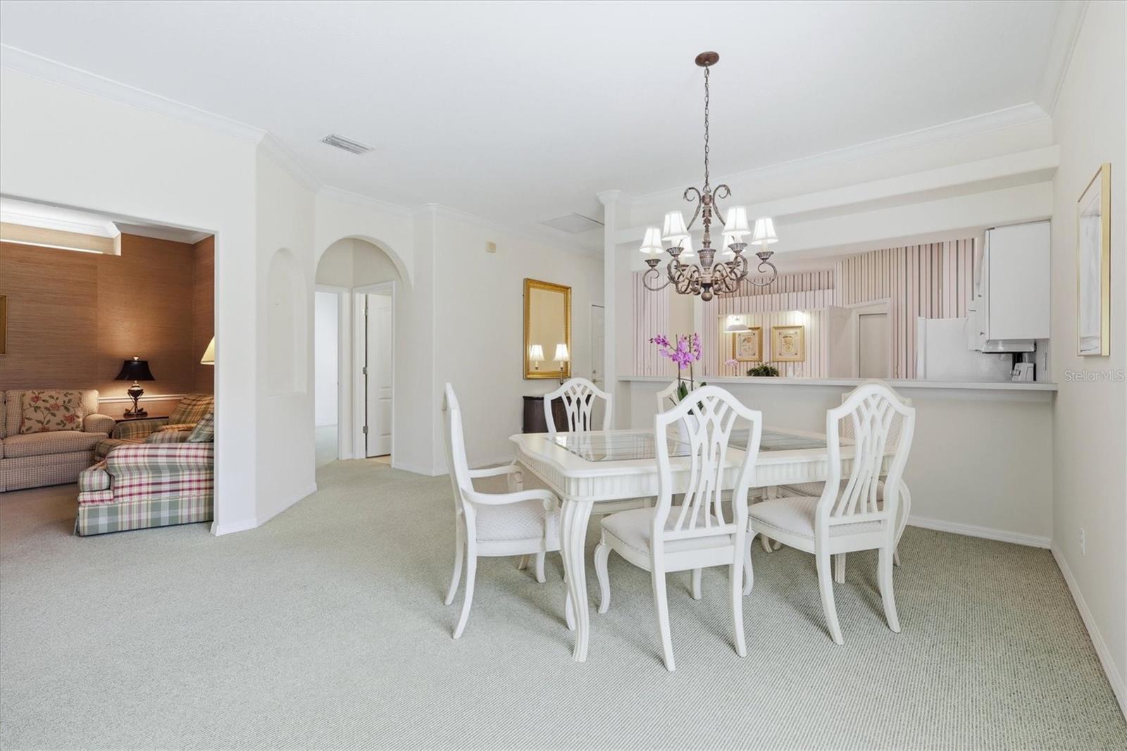 9402 FOREST HILLS CIR — photo 18