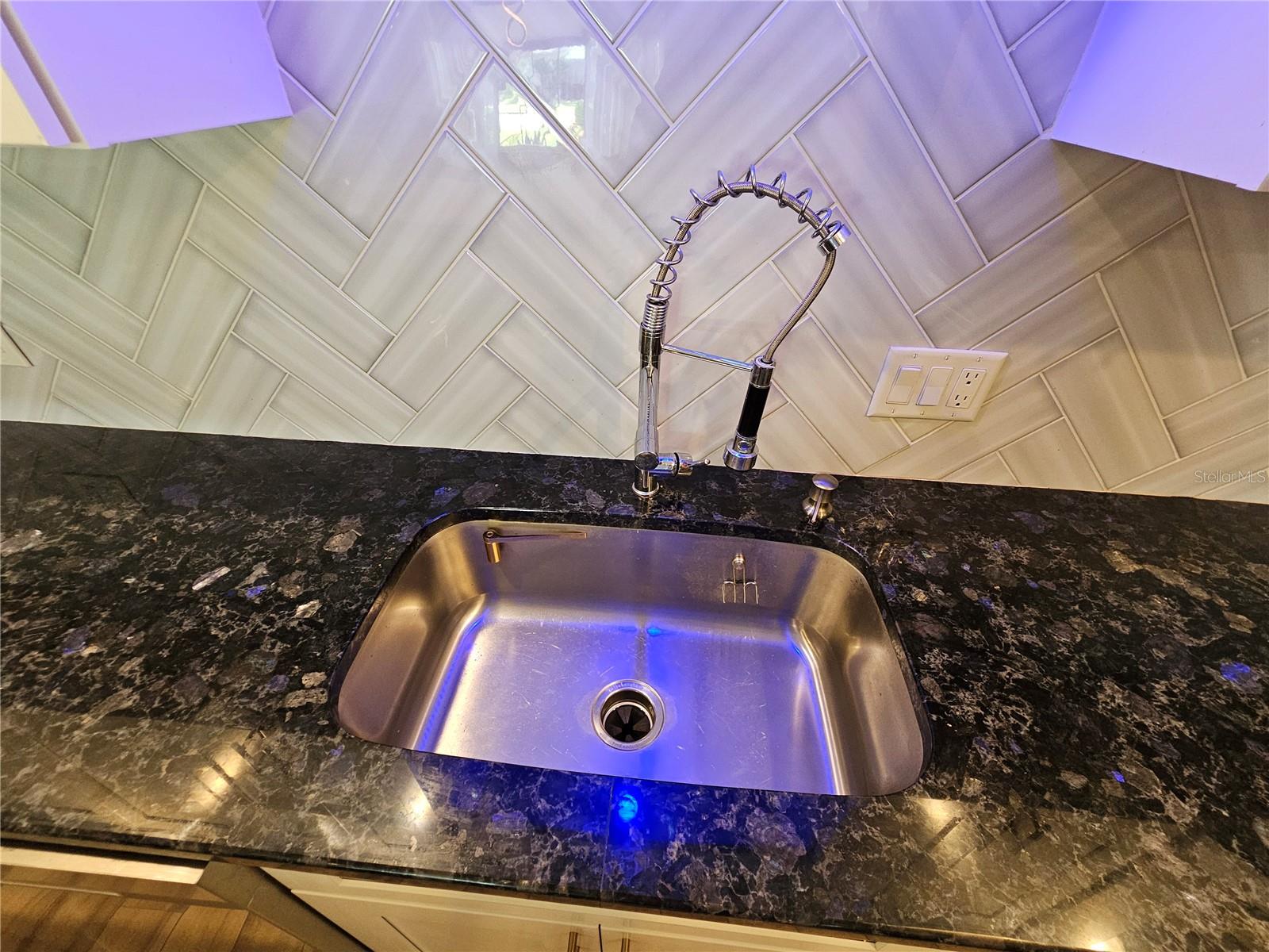 5650 BITTERSWEET DR — photo 11