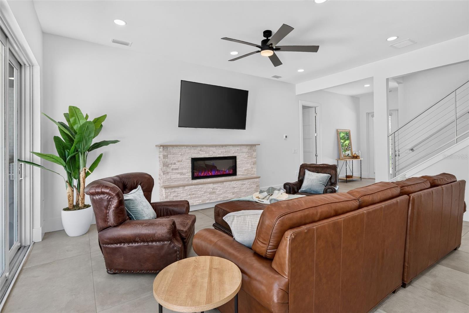 2430 FLOYD ST — photo 14