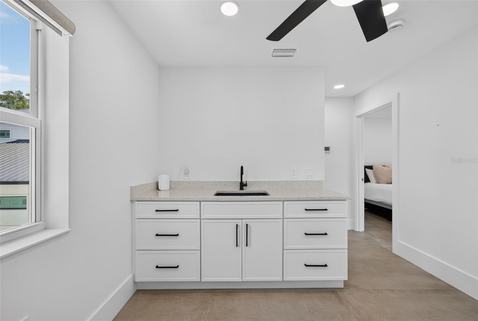 2430 FLOYD ST — photo 63