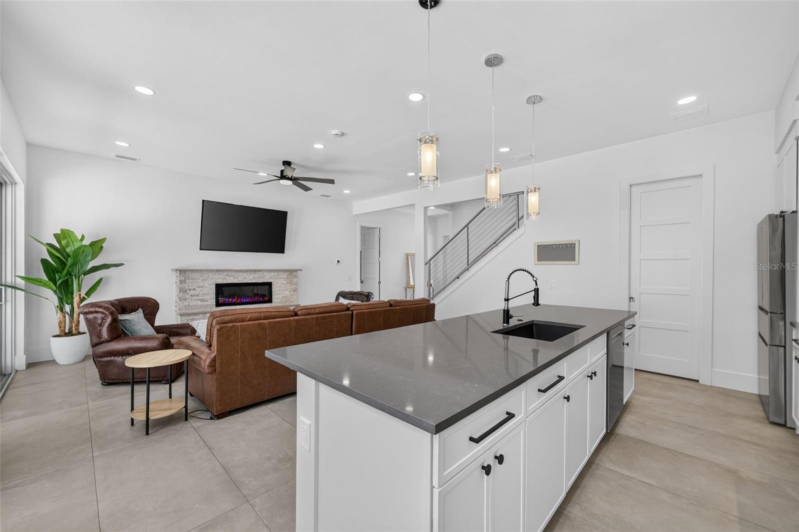 2430 FLOYD ST — photo 19
