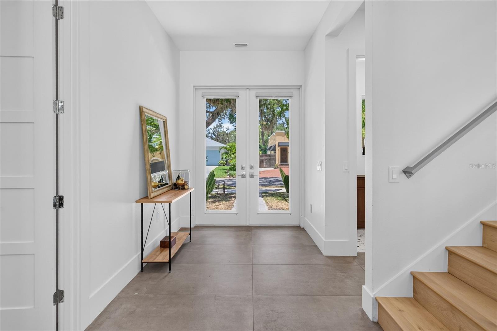 2430 FLOYD ST — photo 8