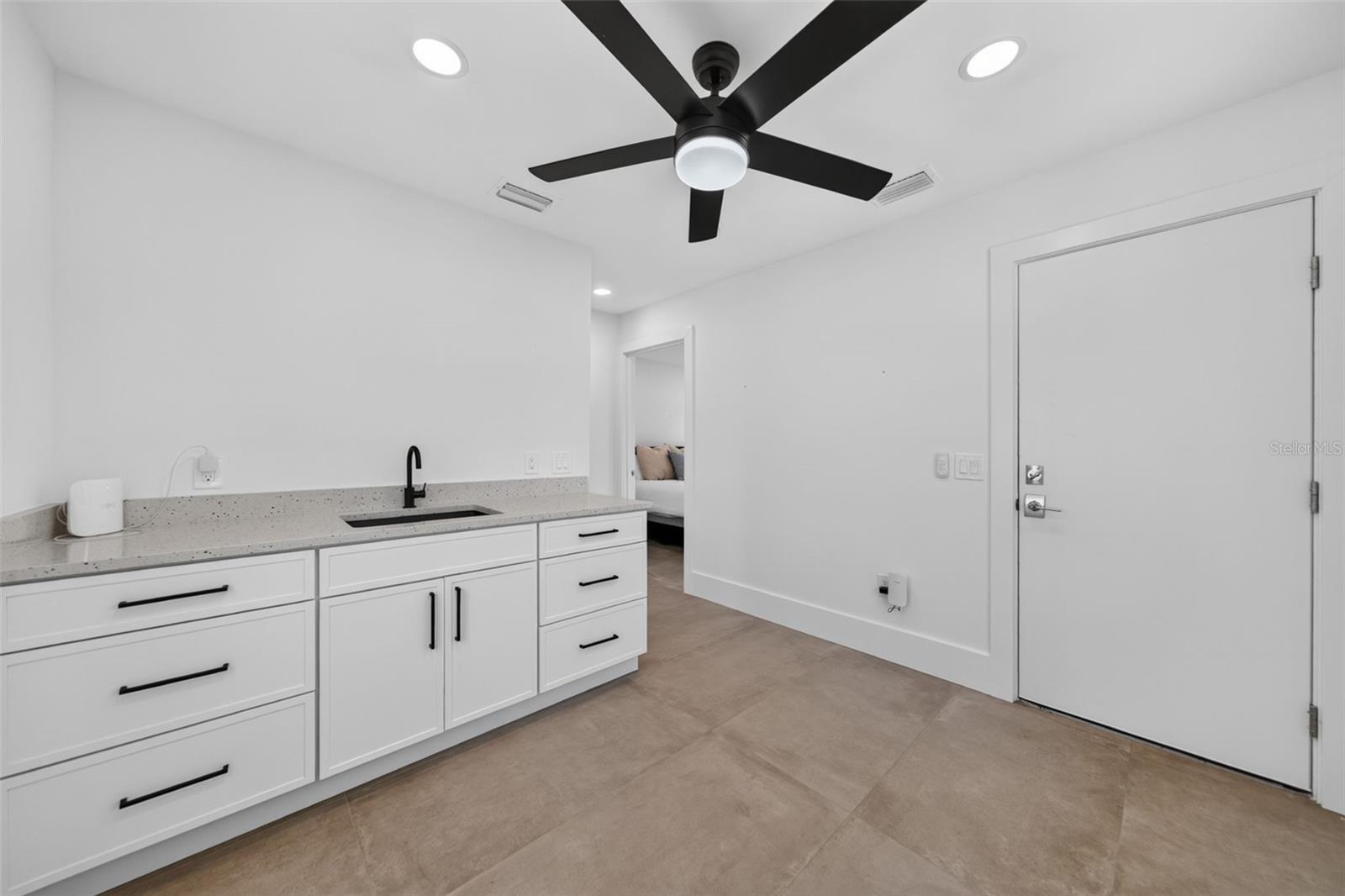 2430 FLOYD ST — photo 64