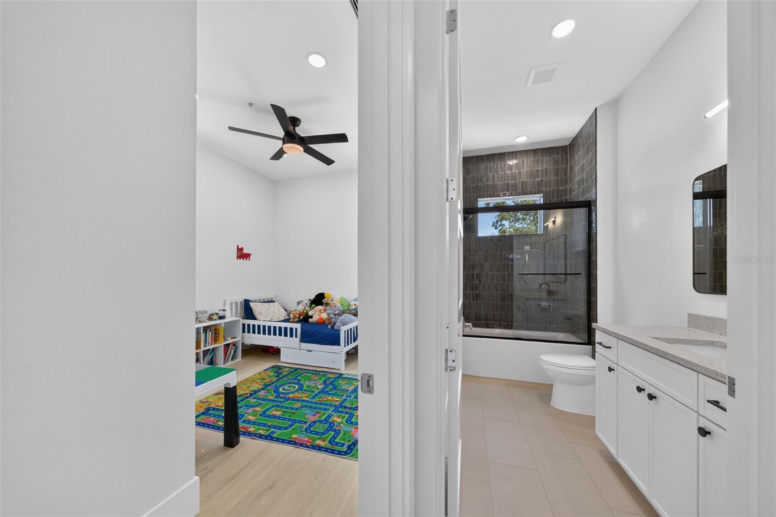 2430 FLOYD ST — photo 45