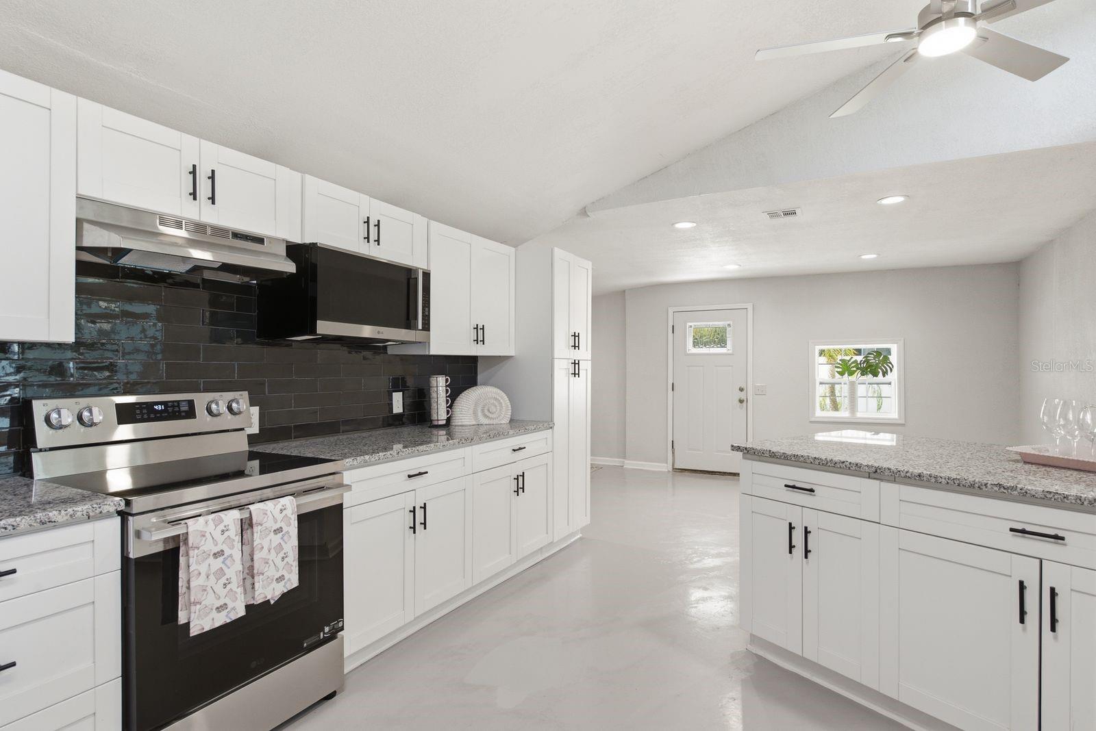 6309 WERNER AVE — photo 14