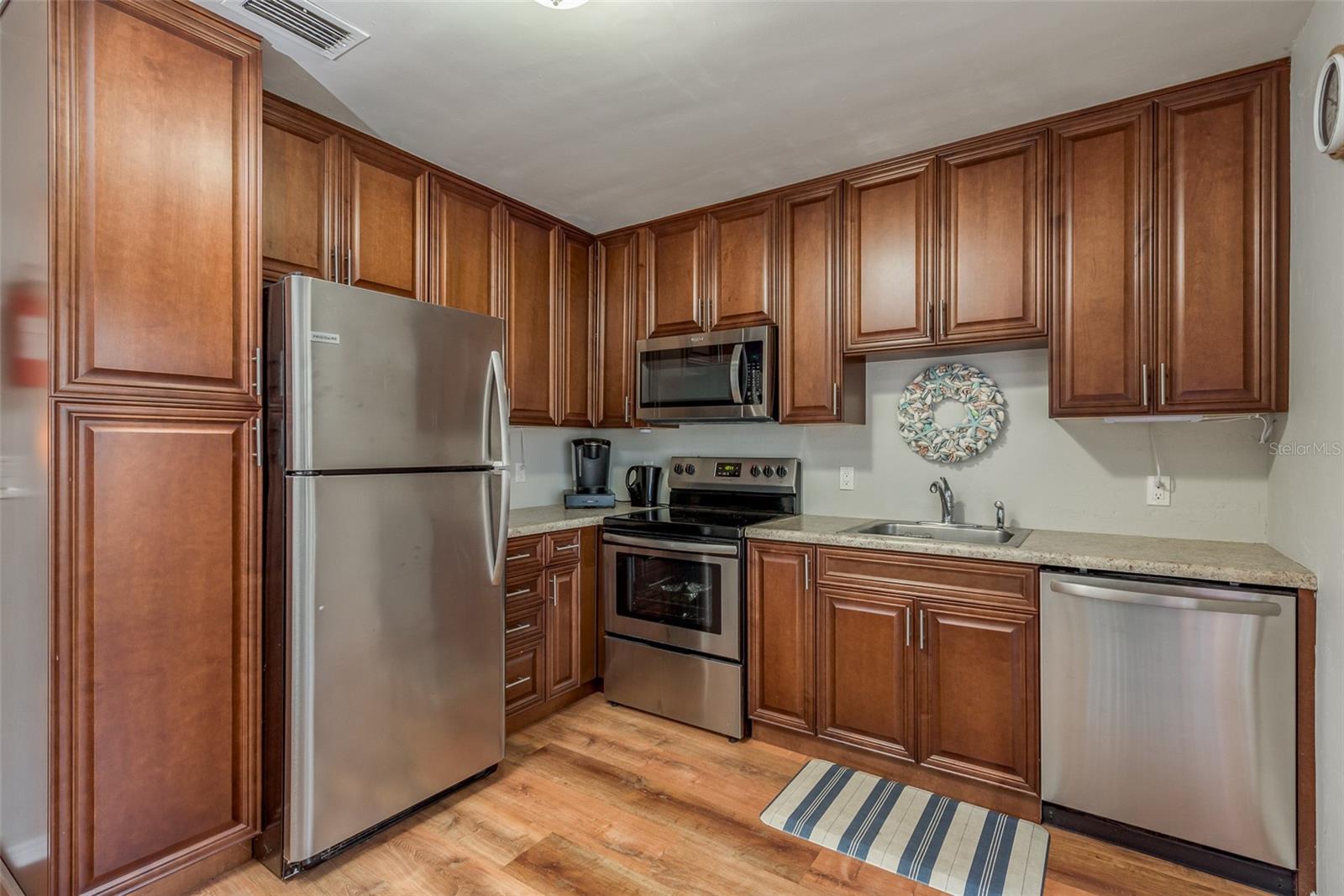 1253 UNION ST — photo 3