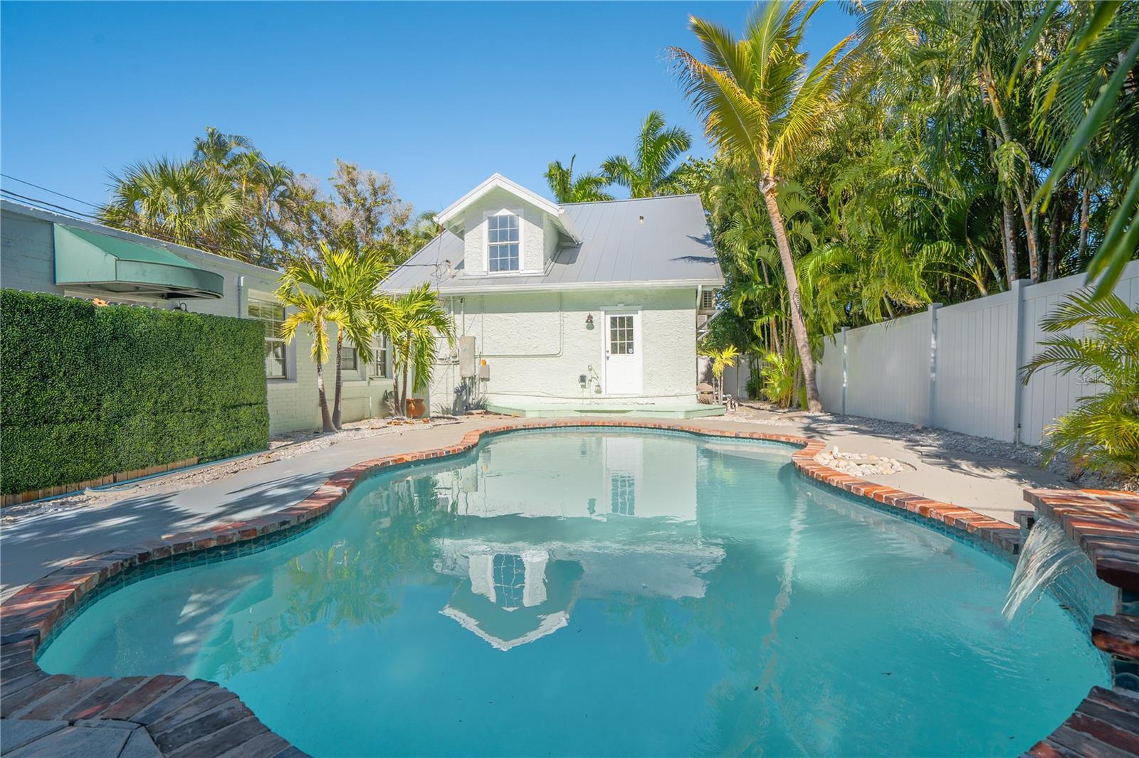 3310 E MARITANA DR — photo 2