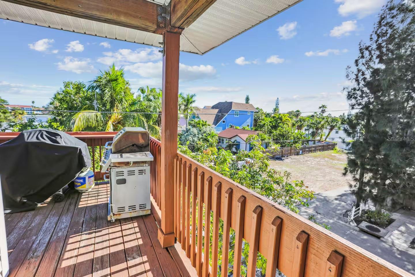12201 GULF BLVD — photo 16