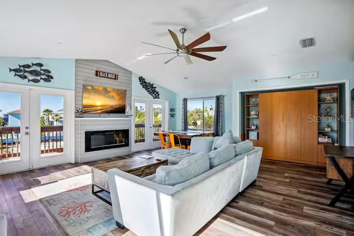 12201 GULF BLVD — photo 6
