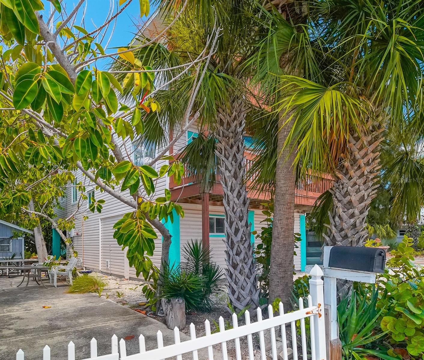 12201 GULF BLVD — photo 57