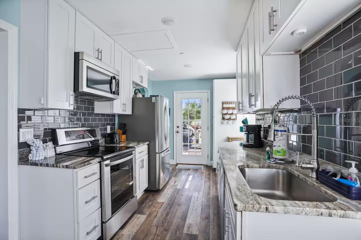 12201 GULF BLVD — photo 13