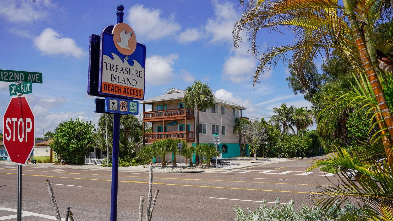 12201 GULF BLVD — photo 44