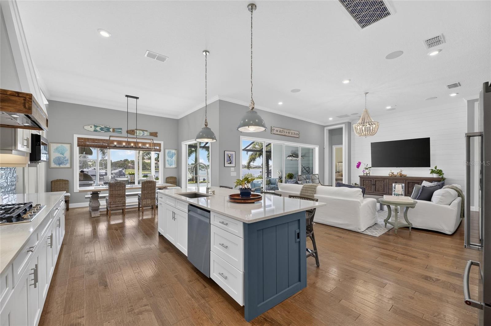 825 MANNS HARBOR DR — photo 33