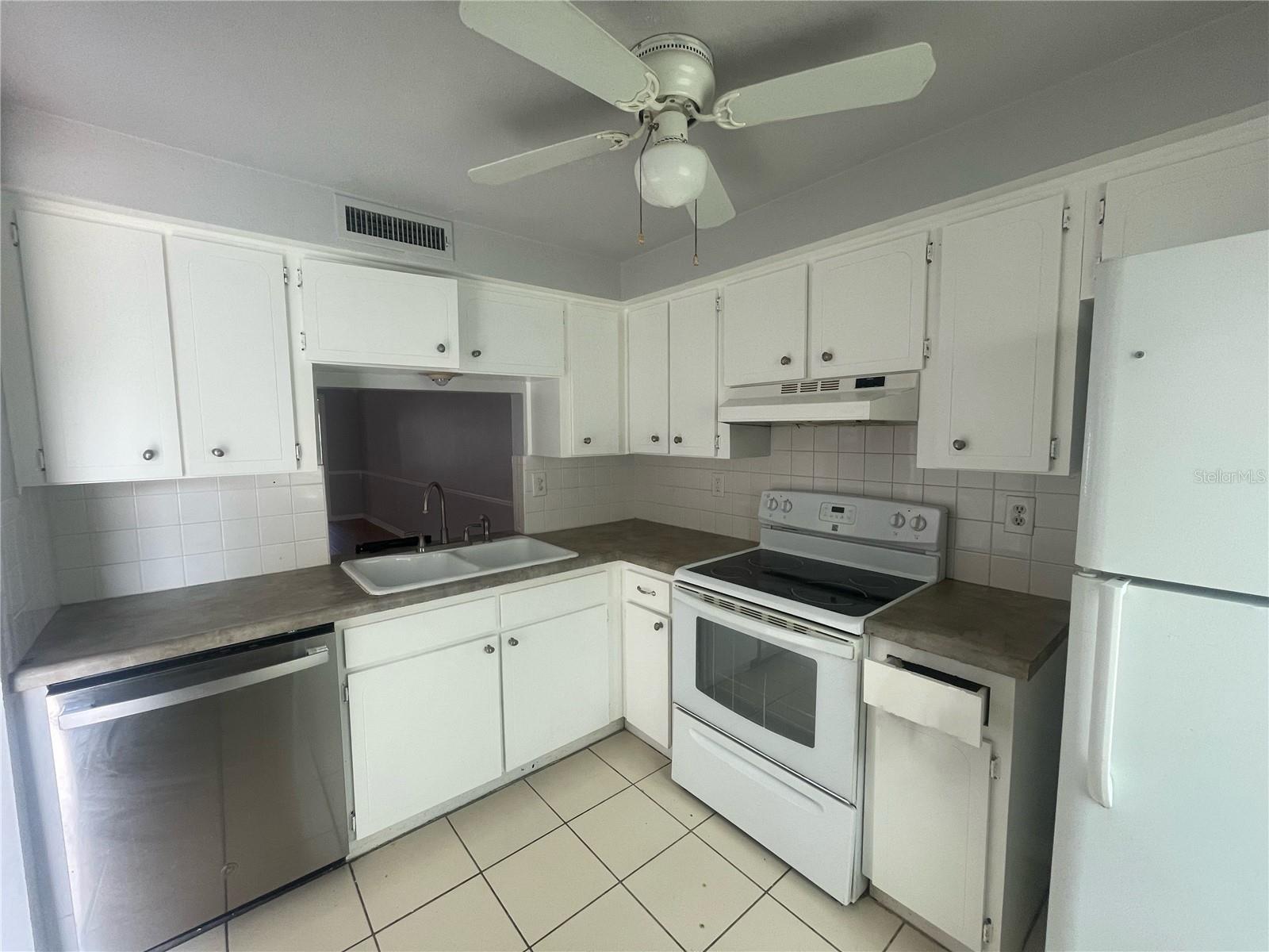 4211 SHELDON PL #4211 — photo 2
