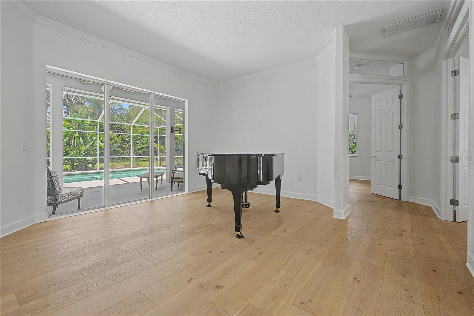 3692 JOHNATHON AVE — photo 10