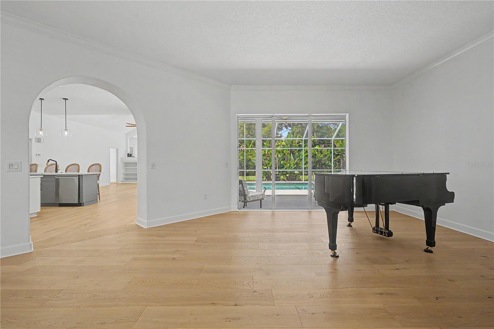 3692 JOHNATHON AVE — photo 9