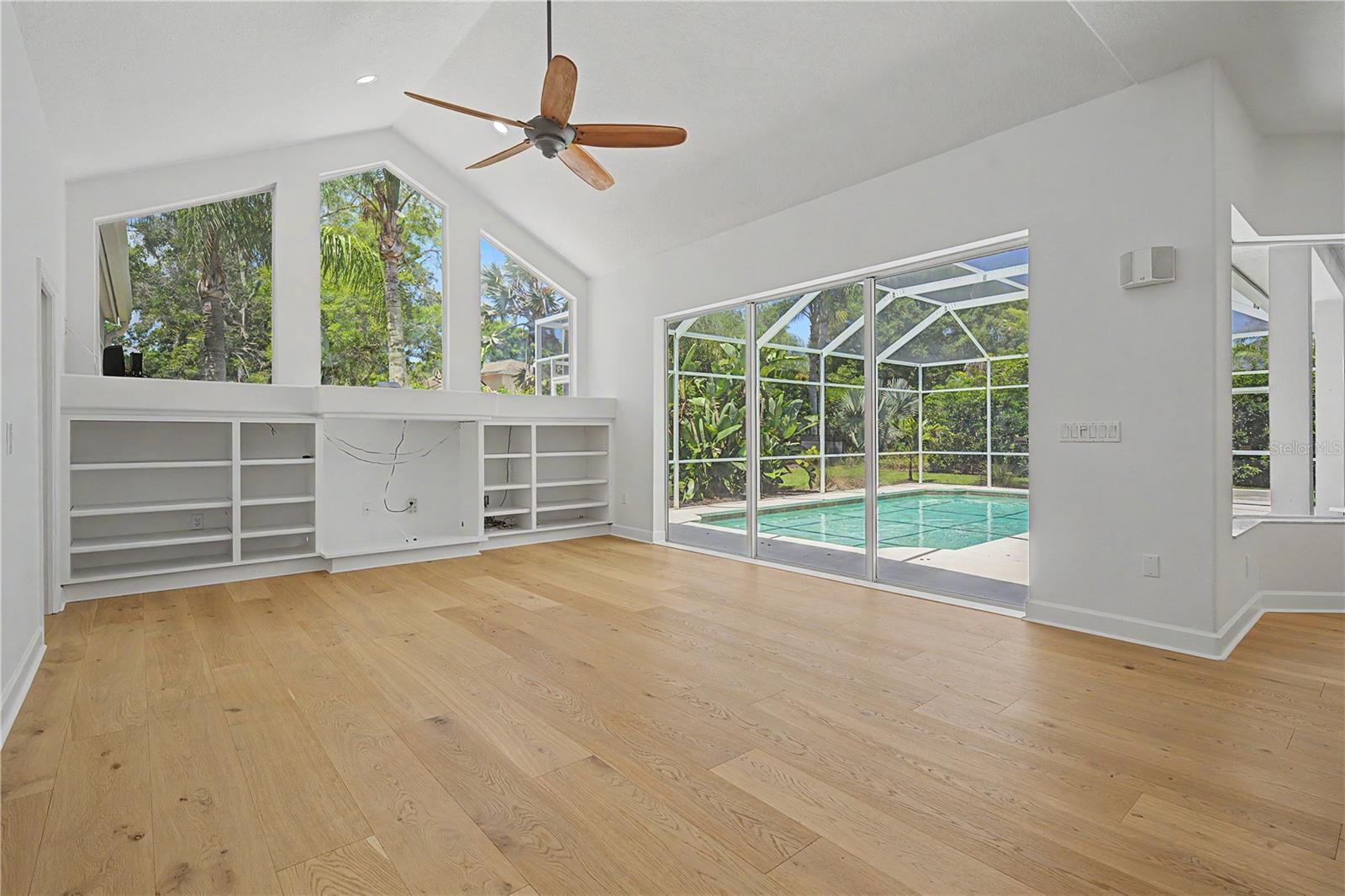 3692 JOHNATHON AVE — photo 26
