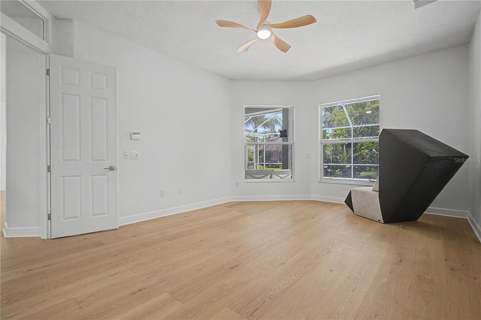 3692 JOHNATHON AVE — photo 28