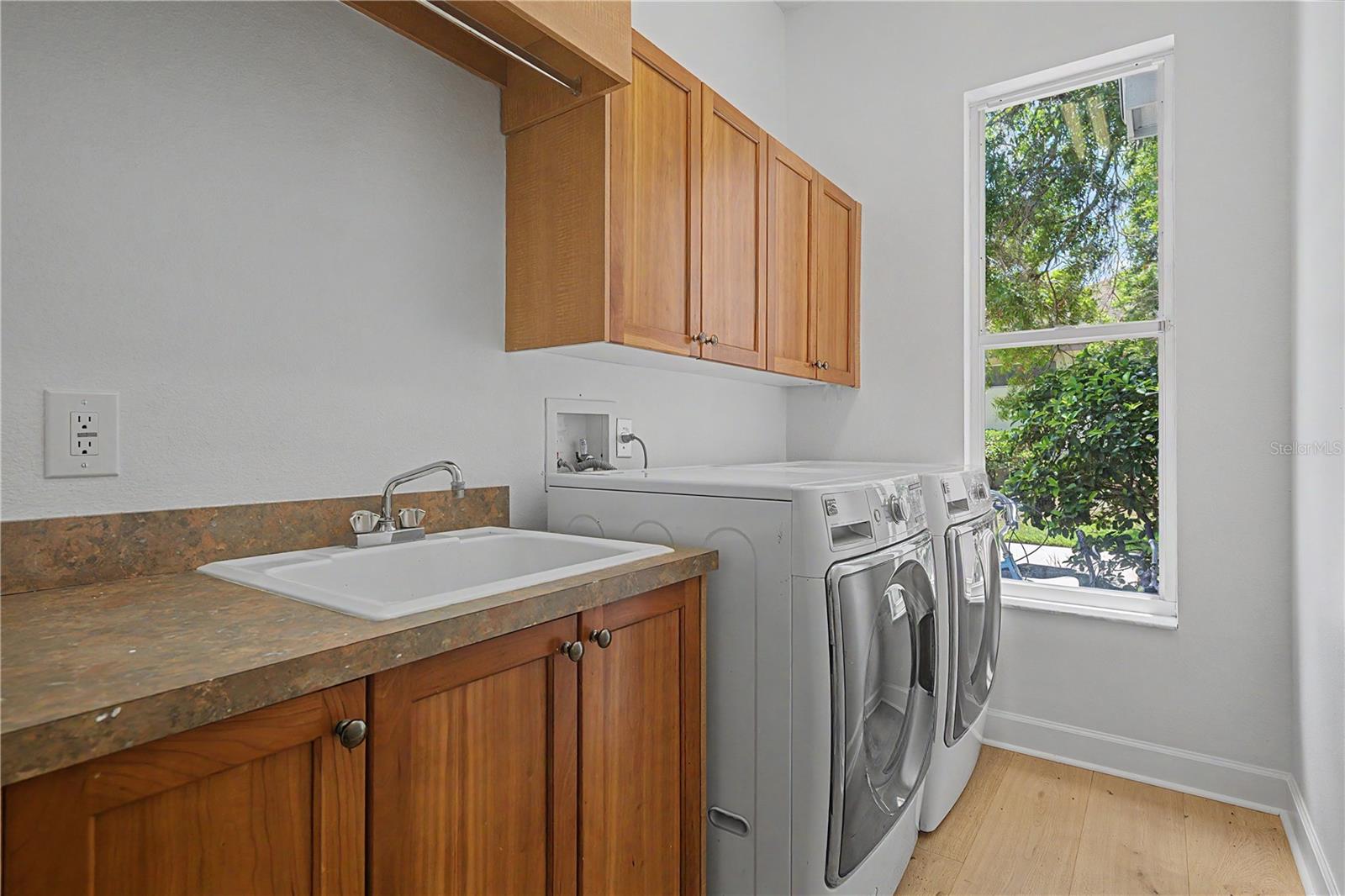 3692 JOHNATHON AVE — photo 49
