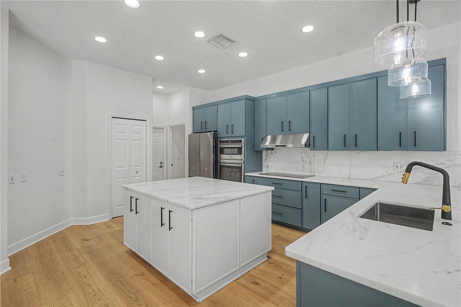 3692 JOHNATHON AVE — photo 15
