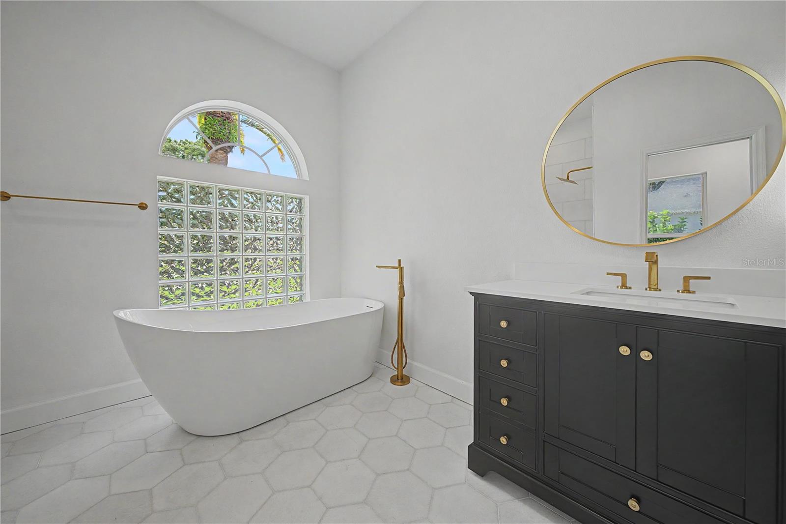 3692 JOHNATHON AVE — photo 33