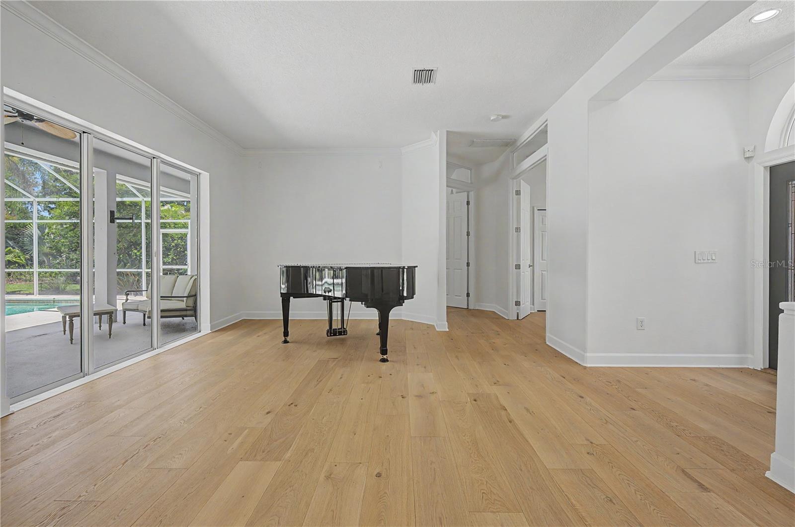 3692 JOHNATHON AVE — photo 11