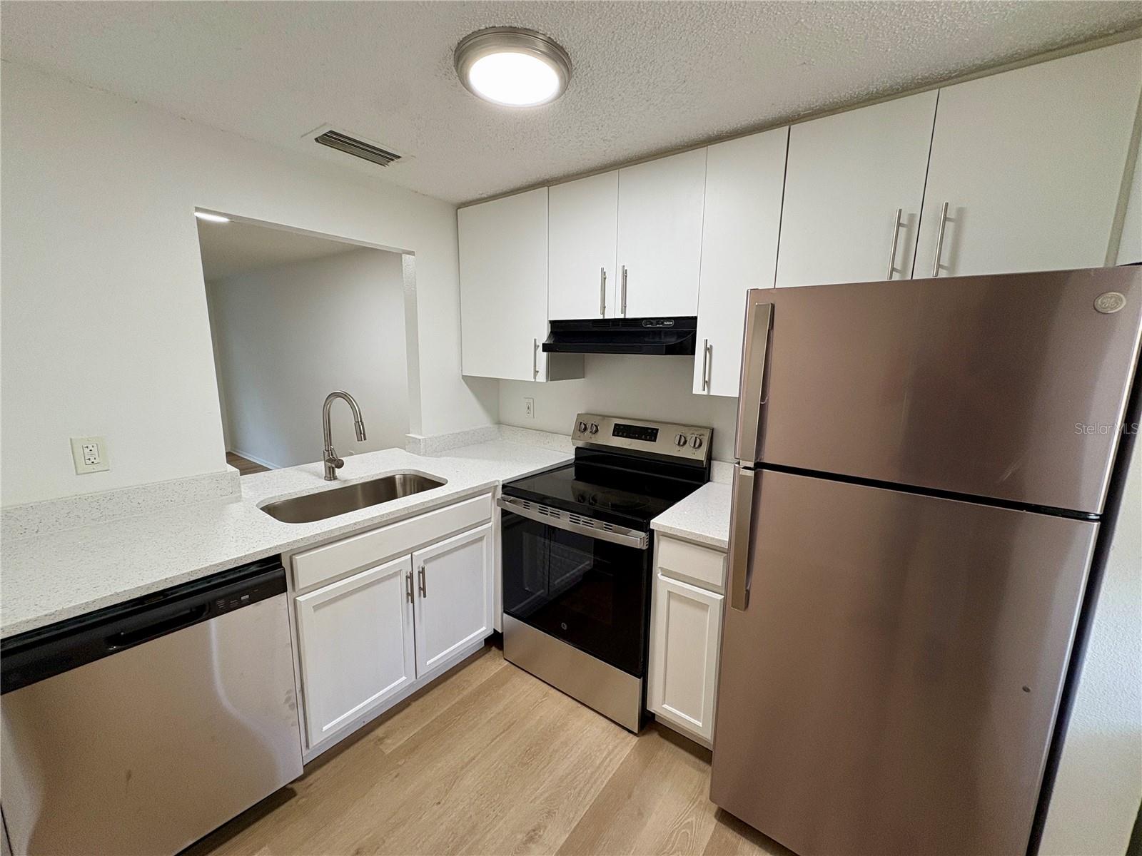 408 57TH AVENUE DR E #C — photo 3