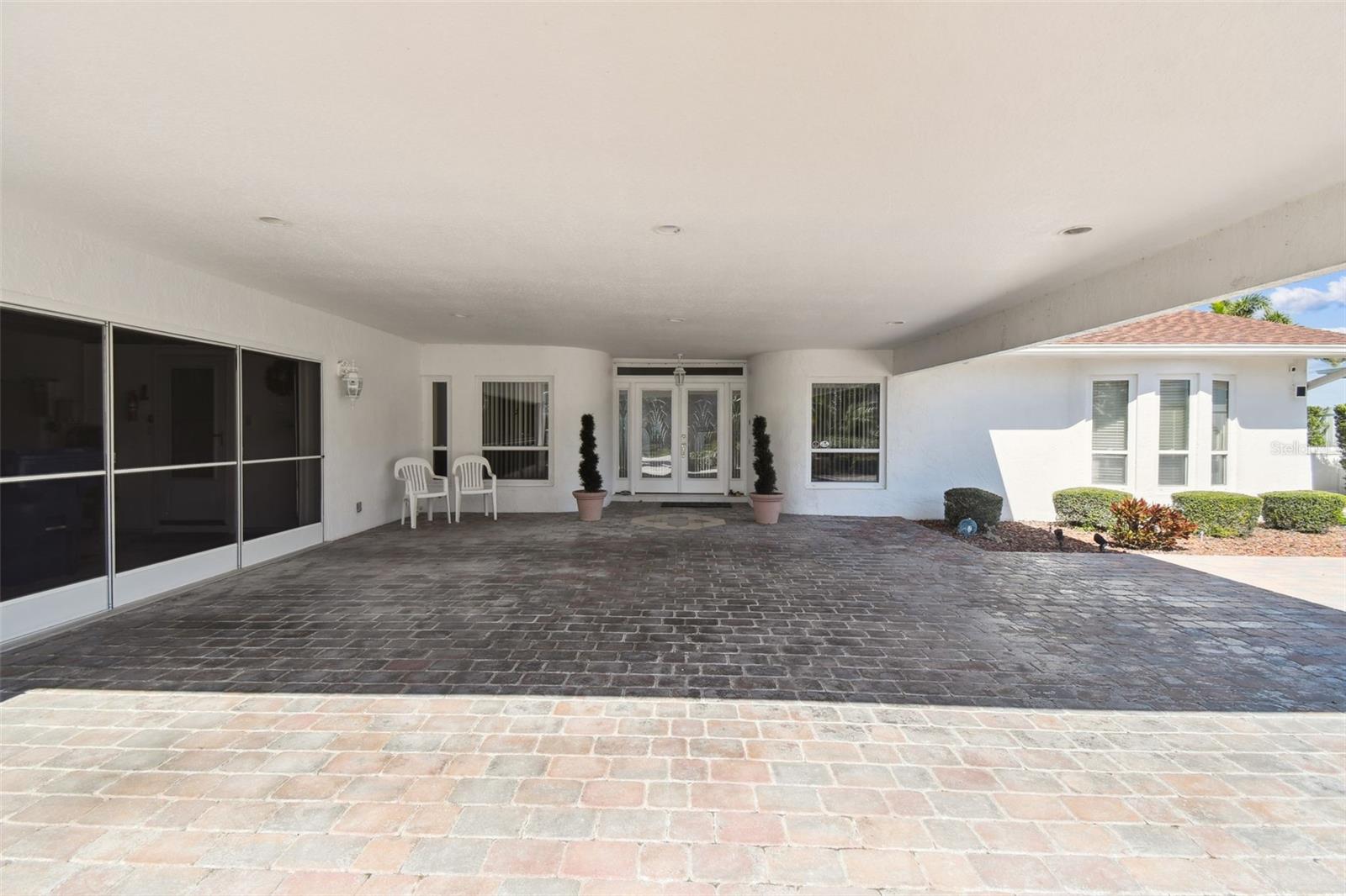 119 CARLYLE CIR — photo 8
