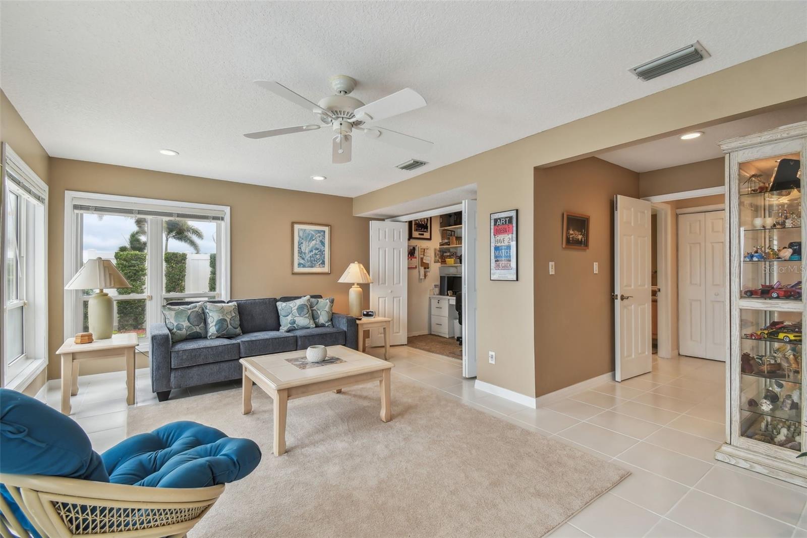 119 CARLYLE CIR — photo 42