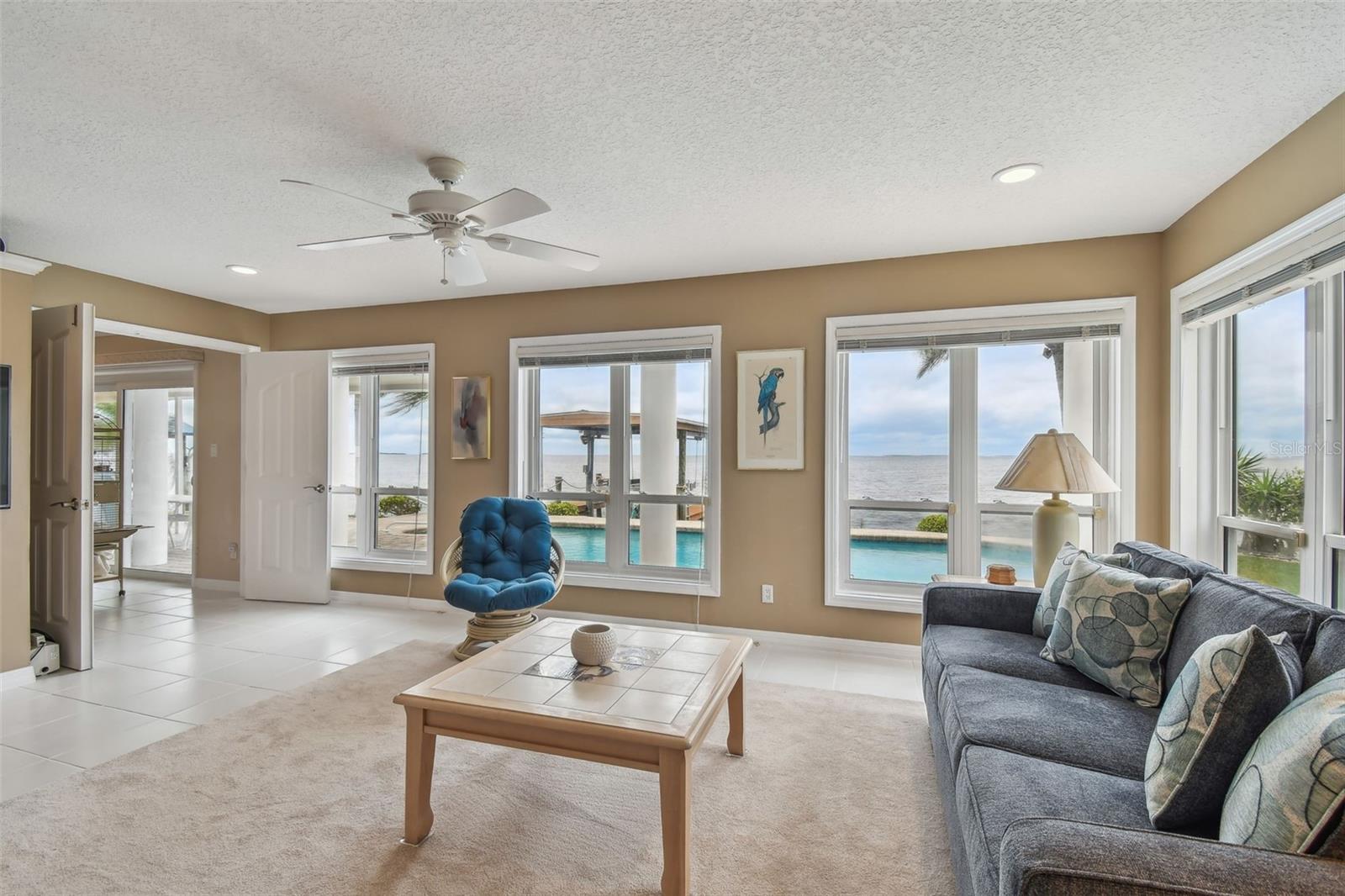 119 CARLYLE CIR — photo 44
