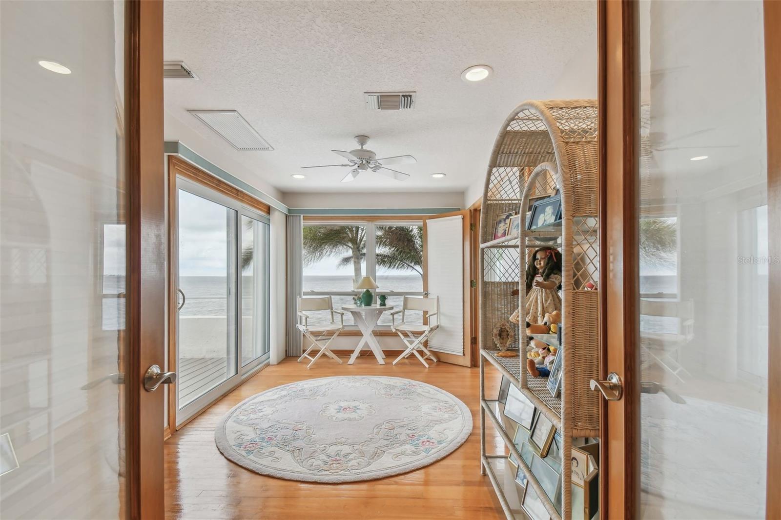 119 CARLYLE CIR — photo 47