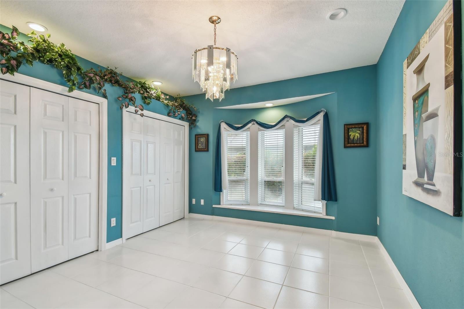 119 CARLYLE CIR — photo 27