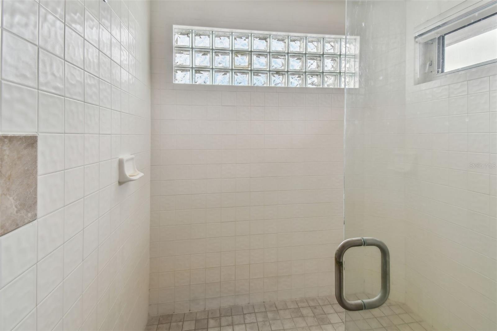 119 CARLYLE CIR — photo 71