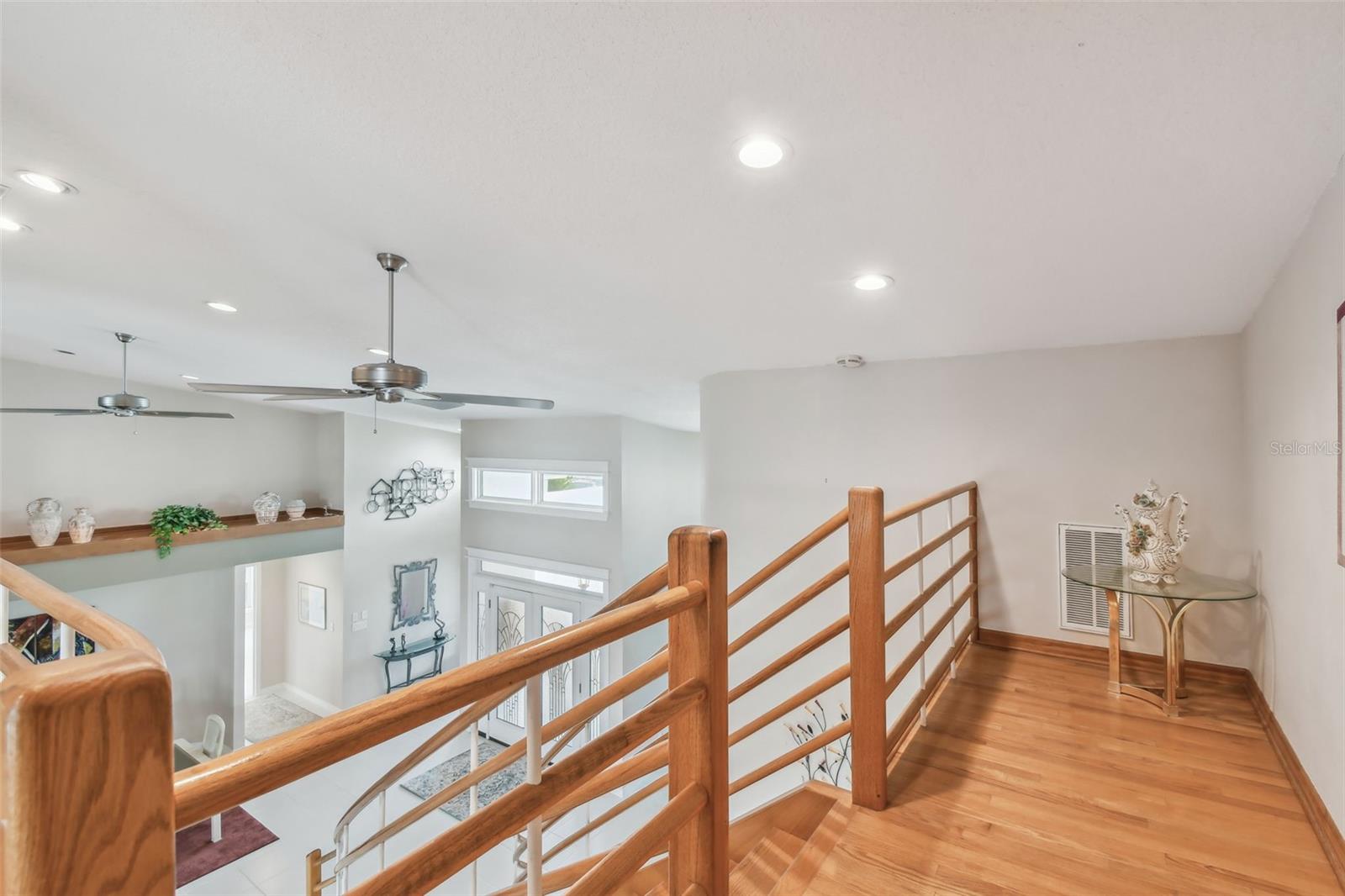 119 CARLYLE CIR — photo 46