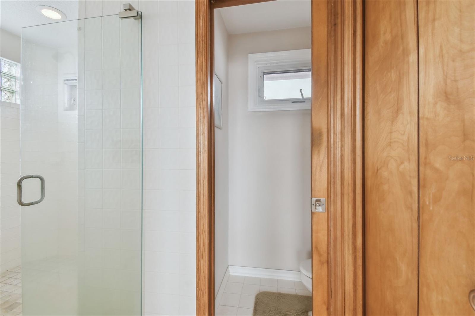 119 CARLYLE CIR — photo 70