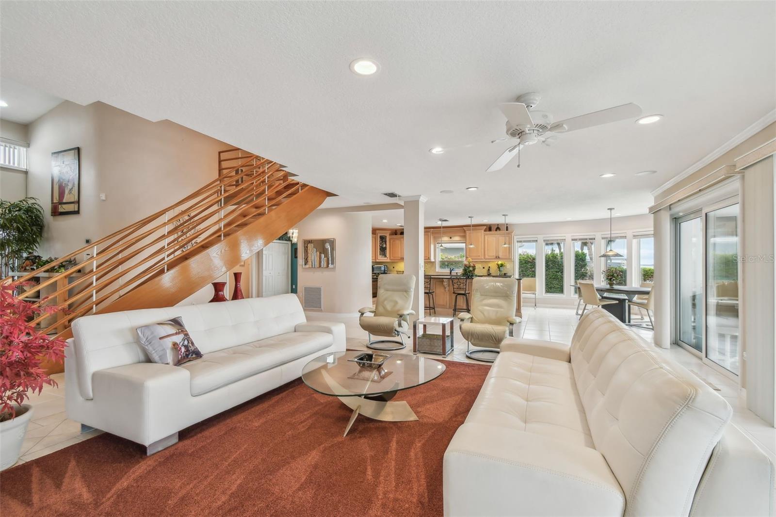 119 CARLYLE CIR — photo 16