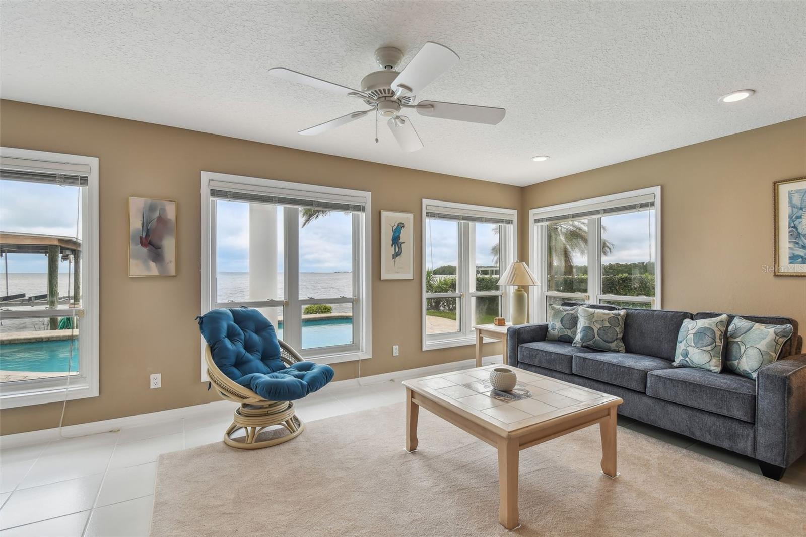 119 CARLYLE CIR — photo 40