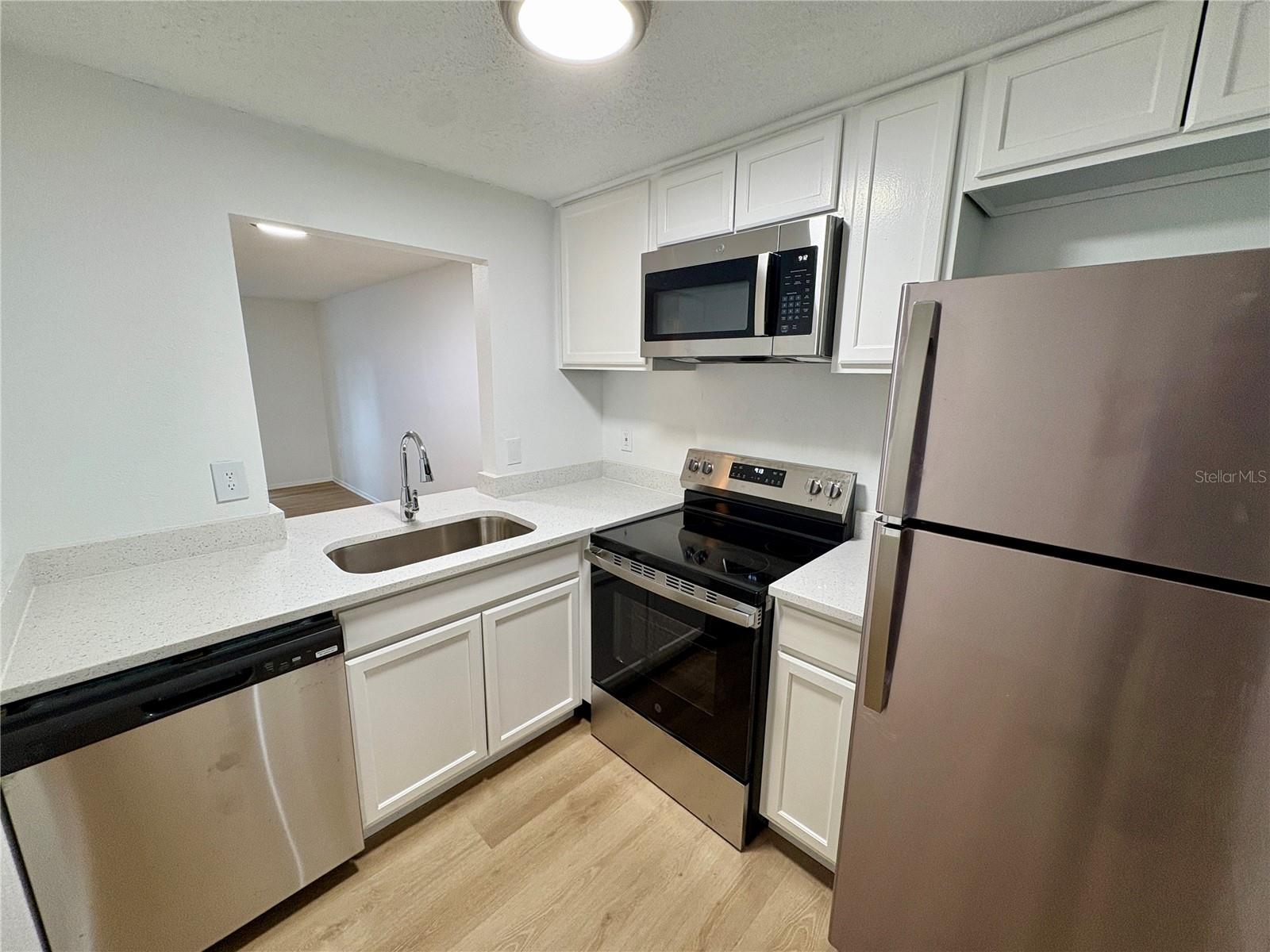 308 57TH AVENUE DR E #A — photo 3