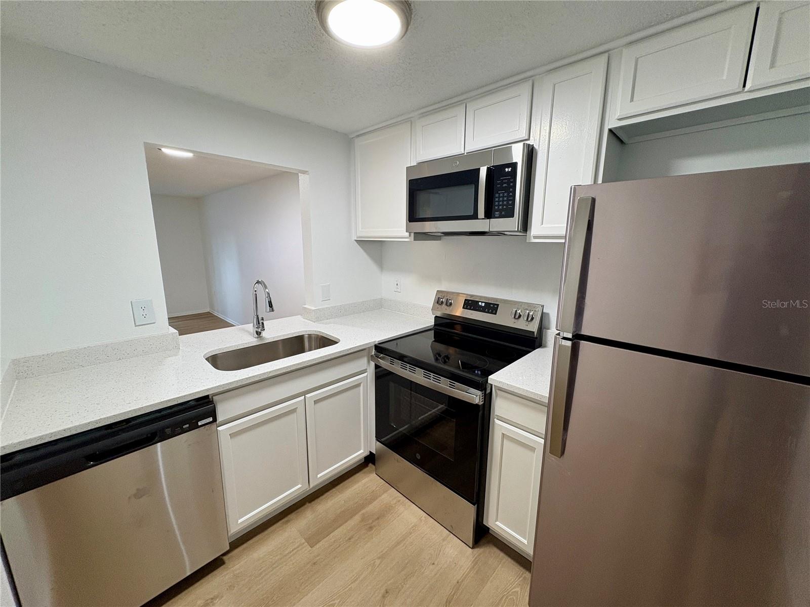 308 57TH AVENUE DR E #A — photo 4