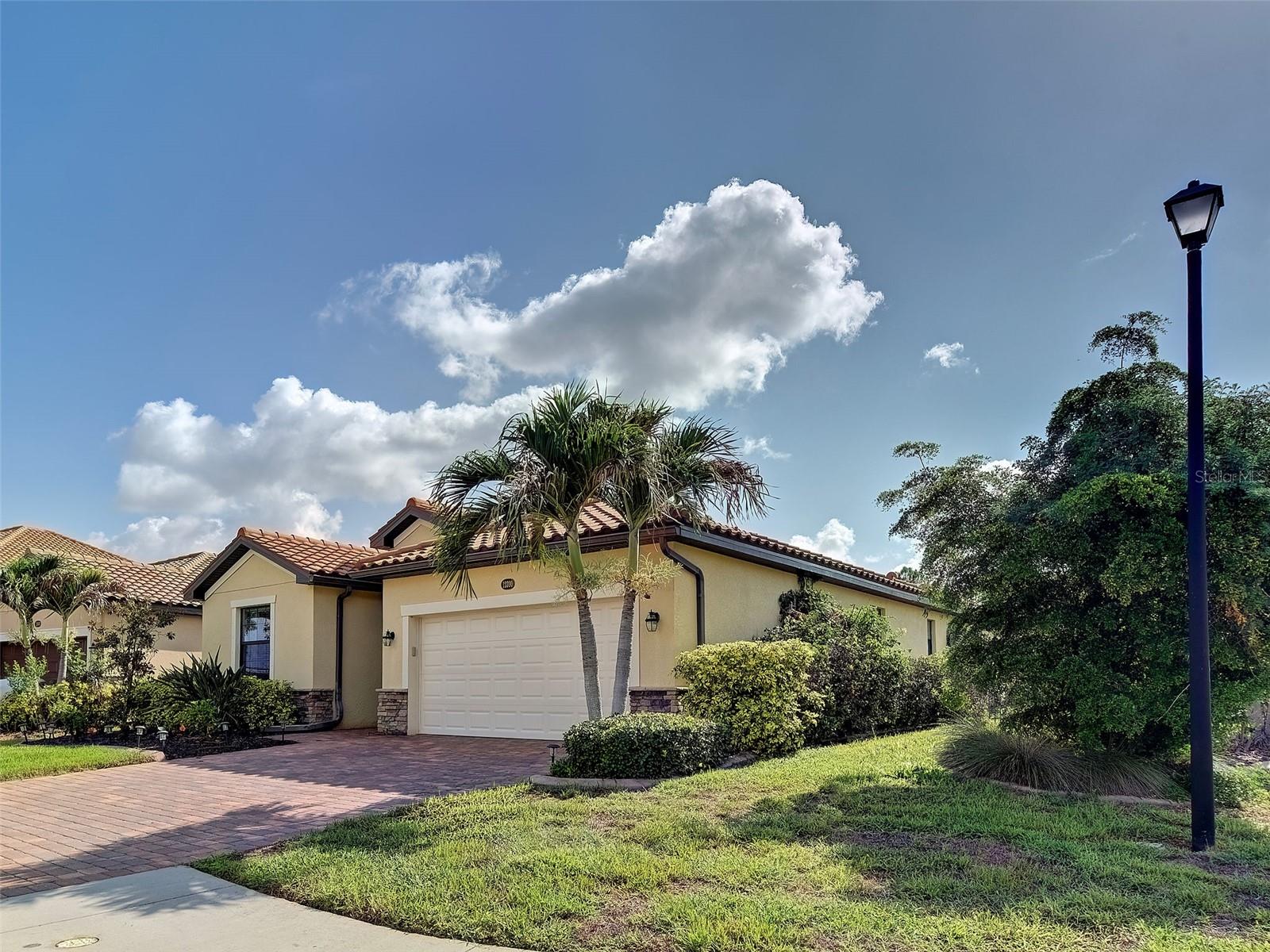 12390 CINQUETERRE DR — photo 4