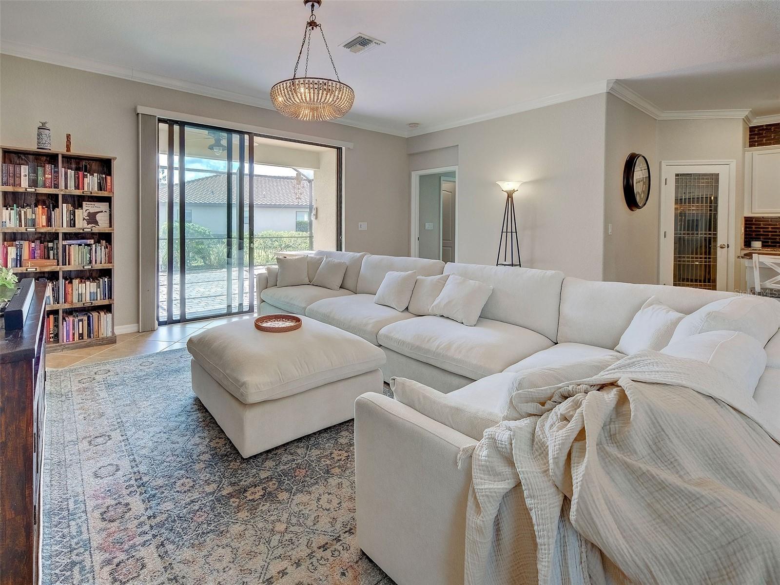 12390 CINQUETERRE DR — photo 32