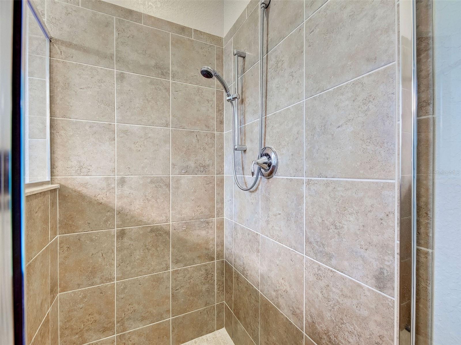 12390 CINQUETERRE DR — photo 52