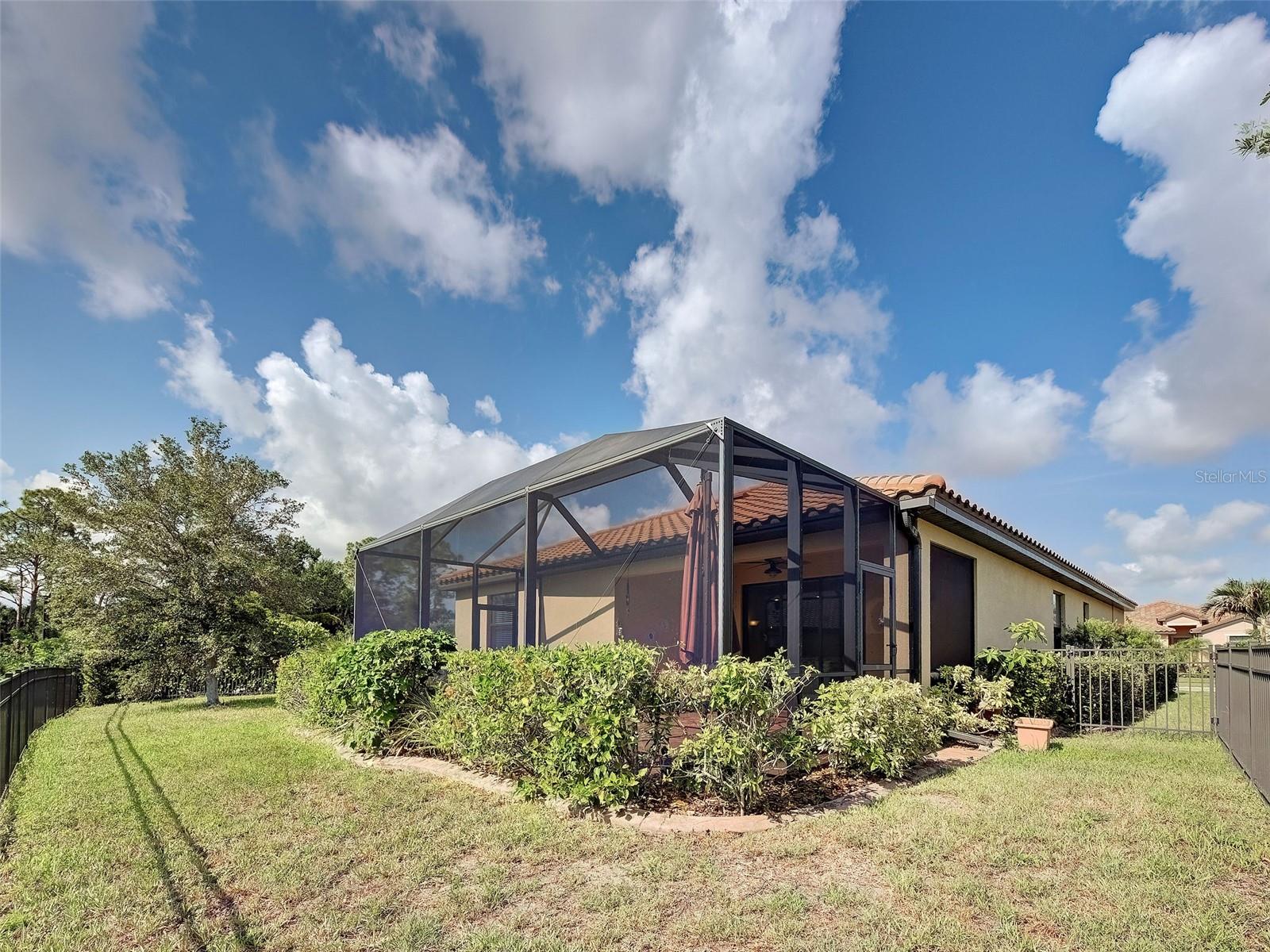 12390 CINQUETERRE DR — photo 11