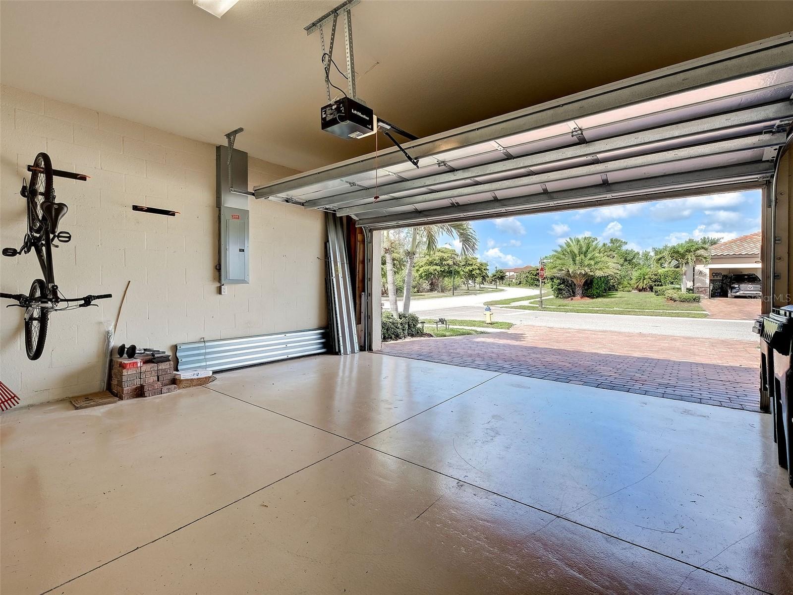 12390 CINQUETERRE DR — photo 68
