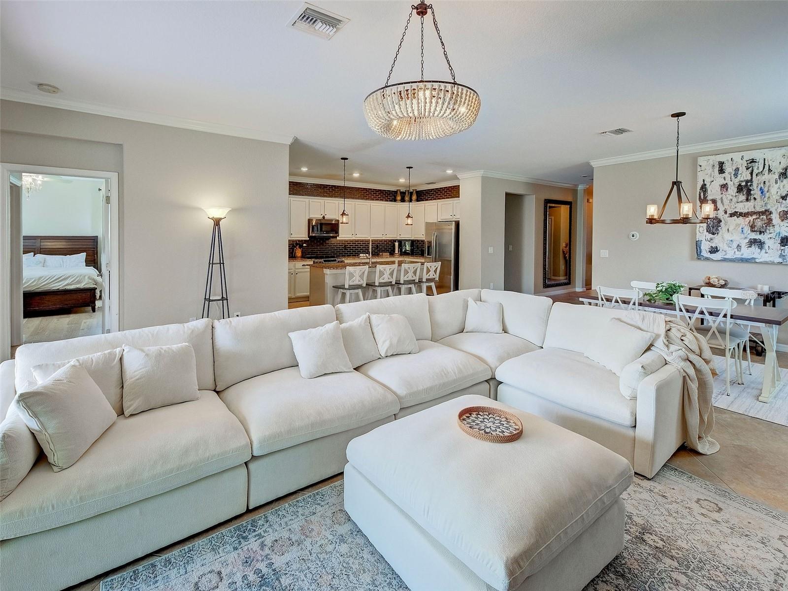 12390 CINQUETERRE DR — photo 33