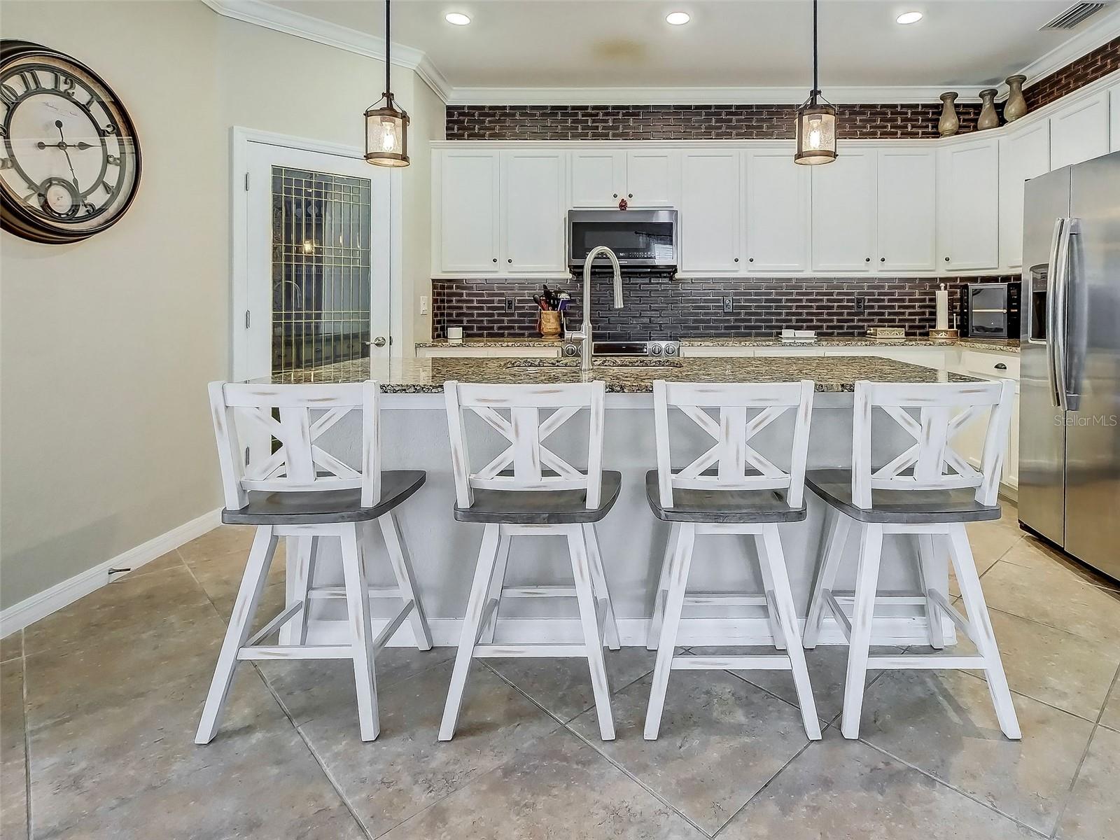 12390 CINQUETERRE DR — photo 38