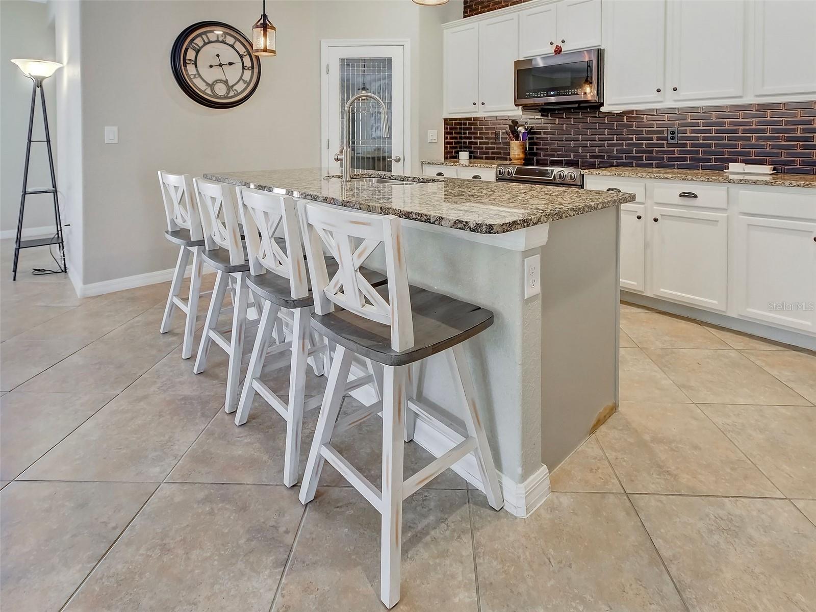 12390 CINQUETERRE DR — photo 37